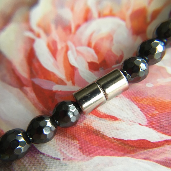 Beautiful Black Hematite Necklace & Earrings Set - Picture 5 of 5